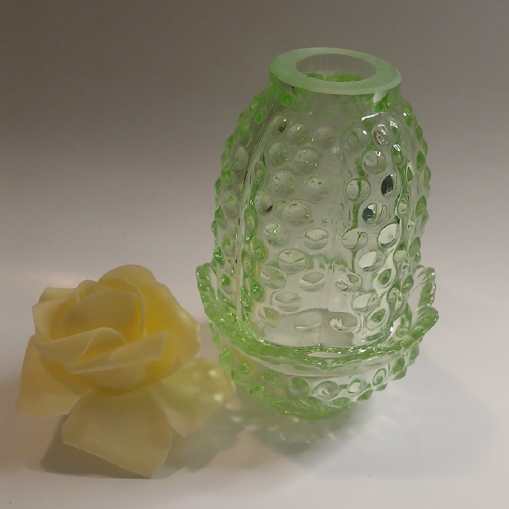 Light Green Fairy Lamp  Glass Hobnail   With Beautiful Details New  Home Art